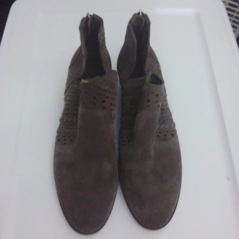 Vince Camuto Prasata Ankle Boots - Picture 4 of 13